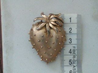 Vintage Strawberry Brooch and Clip On Earrings Set Gold Tone 3