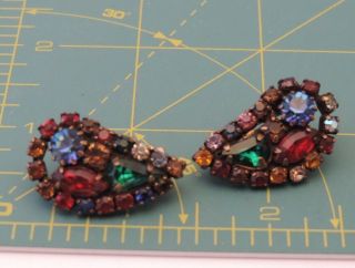 Vintage WEISS Multi - color Glass Rhinestone Clip Earrings 5c 24 6