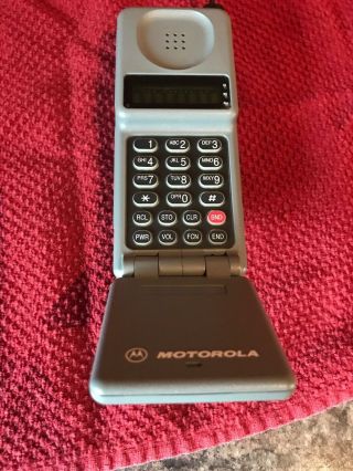 Vintage Motorola Cellularone Flip Phone Rare