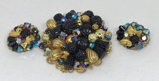 Unsigned Vintage Set Brooch Clip Earrings Blue Aurora Borealis Black Glass Gold