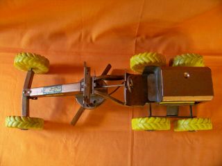 VINTAGE STRUCTO ROAD GRADER WITH YELLOW WHEELS & ENGINE COPPER BROWN COLOR 3