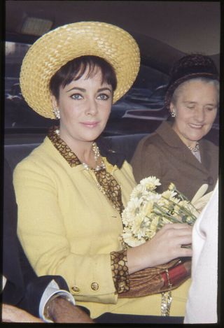 Elizabeth Taylor In Yellow Outfit Vintage 35mm Photo Transparency Slide