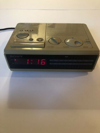 Vintage Sony Dream Machine Icf - C2w Retro Digital Alarm Clock Radio
