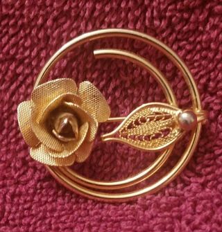 Vintage Sarah Coventry Gold Tone Circle Pin With Mesh Rose & Filigree Leaf 1.  25 "
