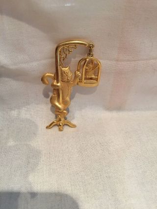 Vintage Brooch Pin Signed J.  J.  Cat Kitten Getting Bird Cage Gold Tone Jj Jewelry