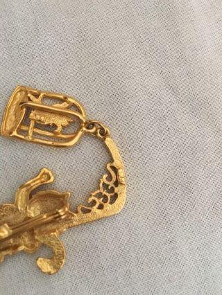 Vintage Brooch Pin SIGNED J.  J.  Cat Kitten Getting Bird Cage Gold tone JJ Jewelry 5