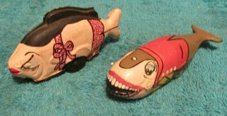 Vtg Marx Line Mar? Tin Fish Friction Toys Painted Shark/kissing Fish Wow