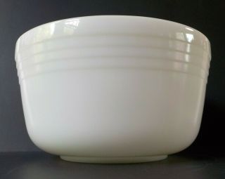 Pyrex Milk White Glass Electric Mixer Mixing Bowl Vintage Kitchen Glassware