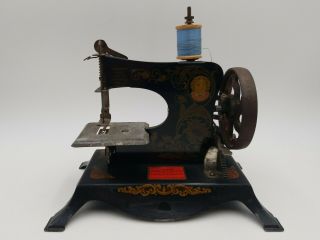 Antique Vintage Lindstrom Little Miss Childs Toy Electric Motor Sewing Machine