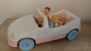 Vintage Playskool Doll House White Convertible Car With Dad Mom And Naby