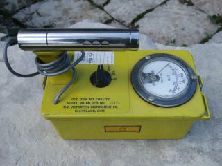 VICTOREEN,  L4826 - Vintage Civil Defense Radiation Detection Geiger Counter 3