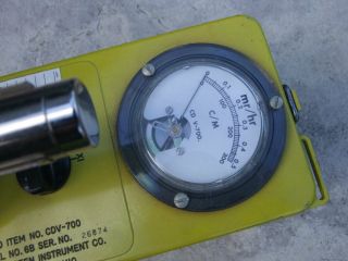 VICTOREEN,  L4826 - Vintage Civil Defense Radiation Detection Geiger Counter 4