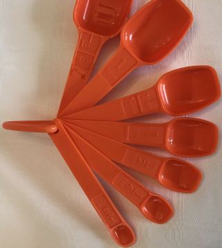 Vtg Tupperware Measuring Spoons Set Harvest Orange 7 pc Complete,  Ring Holder 4