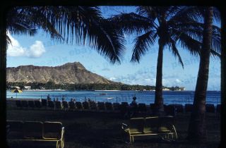 (043) Vintage 1950s 35mm Slide Photo - Waikiki,  Hawaii