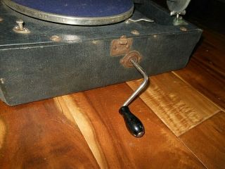 Vintage Wind Up Portable Record Player for 78 RPM Records - 1920 ' s 2