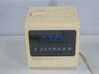 Vintage Sony Icf - C11w Cube Dream Machine Am/fm Alarm Digital Clock Radio White