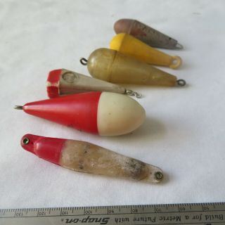 Fishing Vintage Official 5/8 Oz Red Head And 5 Assorted Practice Plugs