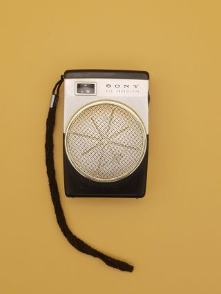 Vintage Sony 6 Transistor Radio Model Tr - 620 From Japan.  2