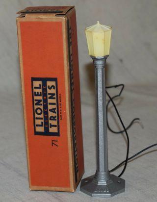Vintage Postwar Lionel No.  71 Lamp Post In Box - O Gauge