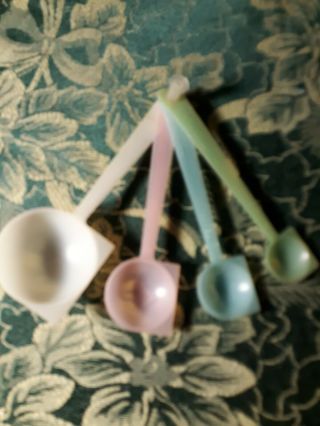 Vintage Tupperware Measuring Spoons Set Of 4 Pastel 42 43 44 45 Evc Vgc