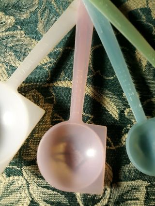 Vintage Tupperware Measuring Spoons Set of 4 Pastel 42 43 44 45 EVC VGC 3