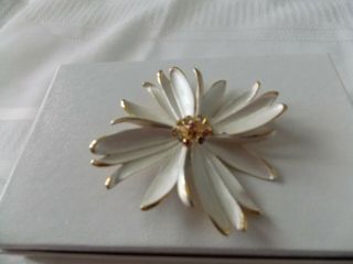 Vintage Park Lane White Enamel Rhinestone Flower Brooch Pin Z1 3
