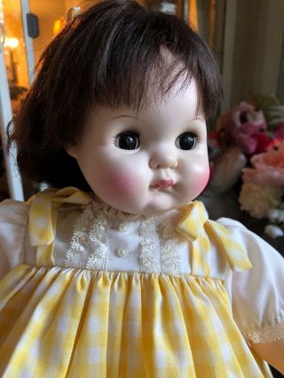 Vintage 1965 Madame Alexander Puddin 21 " Brunette Brown Eyed Baby Doll
