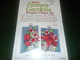 Fantasy Gardens Bouquet Plaque Kit Carousel Vtg Craft Red,  White Denim