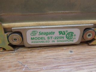 Vintage Collectable PC Hard Drive Seagate ST - 225N 21MB 5.  25 