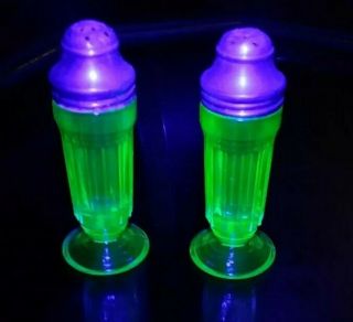 Vintage Green Vaseline Uranium Glass Footed Salt And Pepper Shakers