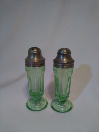 Vintage Green Vaseline Uranium Glass Footed Salt And Pepper Shakers 2