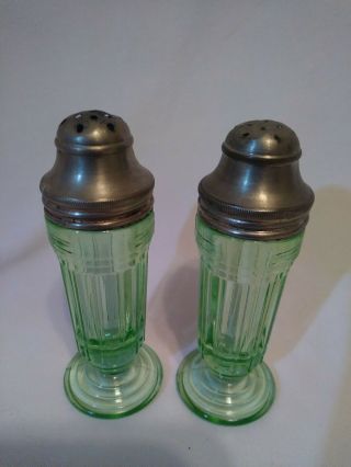 Vintage Green Vaseline Uranium Glass Footed Salt And Pepper Shakers 3