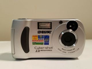 Vintage Sony Cyber - Shot Dsc - P31 2.  0mp Digital Camera - Silver