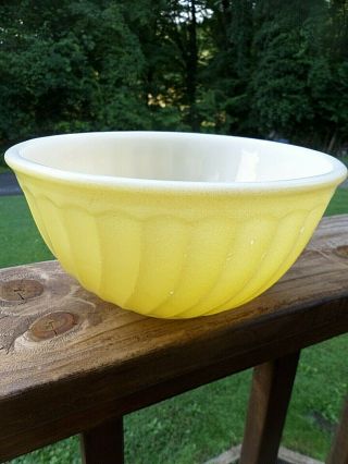 Vintage Fire King Rainbow Pastel Yellow 8” Swirl Glass Mixing Bowl Gc