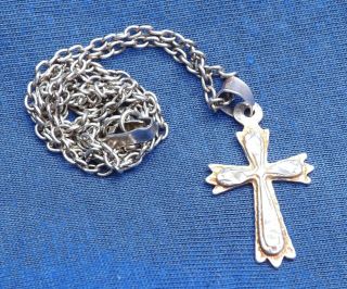 Vintage Ladies Sterling Silver Cross Pendant & Necklace