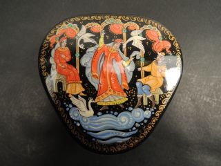 Vintage Russia Hand Painted Lacquer Wooden Jewelry Box Kholui Signed