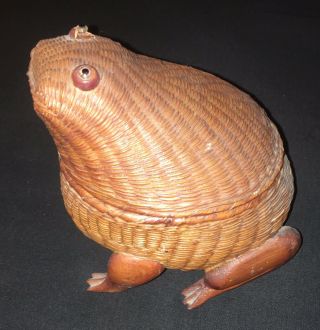Vintage 1950’s - 60’s Frog Shaped Wicker Basket/box “shanghai Handicrafts” China
