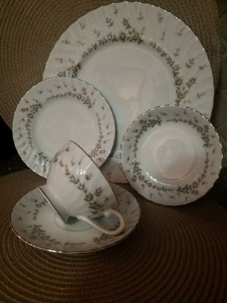 5 Pc Place Setting Style House Picardy Mid Century Fine China Floral Garland