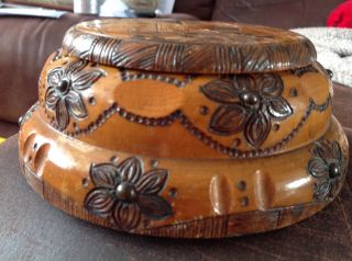 Unusual Vintage Style Wooden Box Very Decorative 4