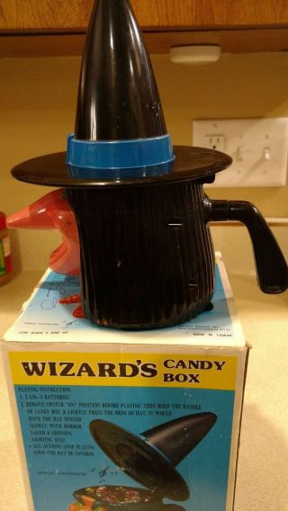 Wizard ' s Candy Box Witch Vintage Halloween Cackles and Lights Up 2