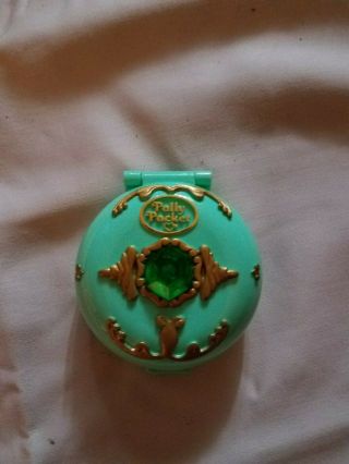 Vintage " Polly Pockets " - 2 Small Jewel Compacts Nr
