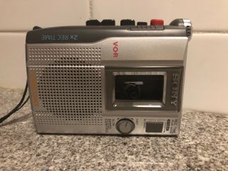 Vintage Sony Tcm - 200dv Handheld Cassette Tape Voice Recorder Dictation Walkman