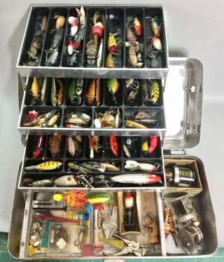 Vintage Umco 204a Aluminum Tackle Box With Lures,  3 Reels & Misc