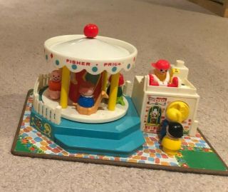 Vintage 1972 Fisher Price Merry Go Round Carousel Wind Up W/5 Little People 111
