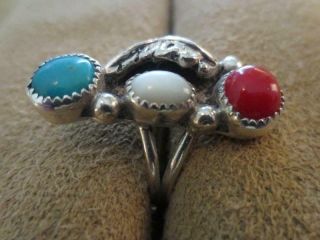 Vintage Native American Hand - Crafted Turquoise & Silver Ring 3