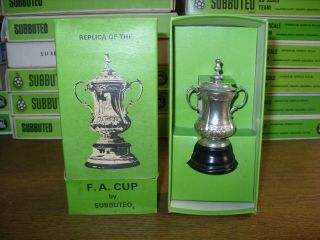 Vintage Subbuteo Trophy C.  128 - Fa Cup (boxed)