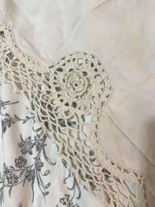 Vintage Twin Bed Skirt Beige Cotton Crocheted Trim Quilt Bedding 12 1/2 Drop