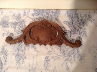 Vintage French Carved Wooden Furniture Embellishment / Pediment (2615)