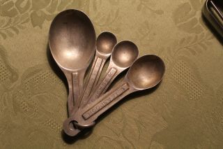 Vintage Set Of 4 Aluminum Oval Nesting Measuring Spoons On Ring Farmhouse Kitch