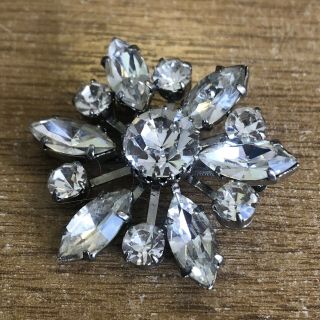 Vintage Brooch - Crystal Glam Sparkly Star Burst Snowflake Glam 1950s